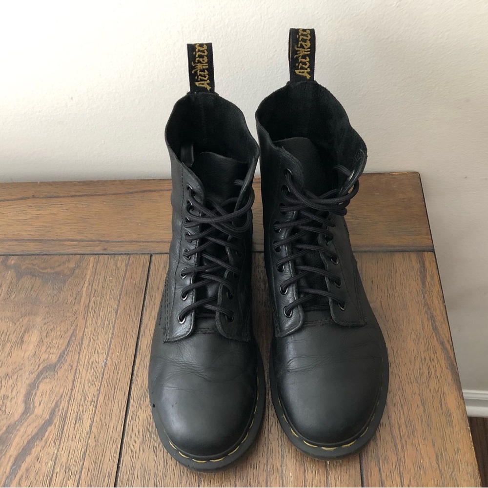 Womens Dr. Martens Boots size 7 - Picture 4 of 12